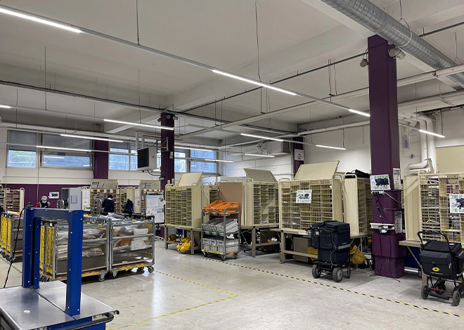 Suite au relamping, travaux de remplacement des luminaires, effectué sur l’établissement de Paris 14, les gains en CO₂ sont estimés à 4 tonnes sur une année.