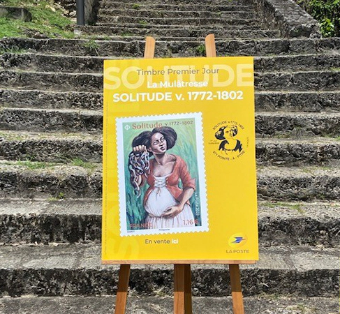 Présentation du timbre Solitude, aux "Marches des Esclaves", situé à Petit-Canal.