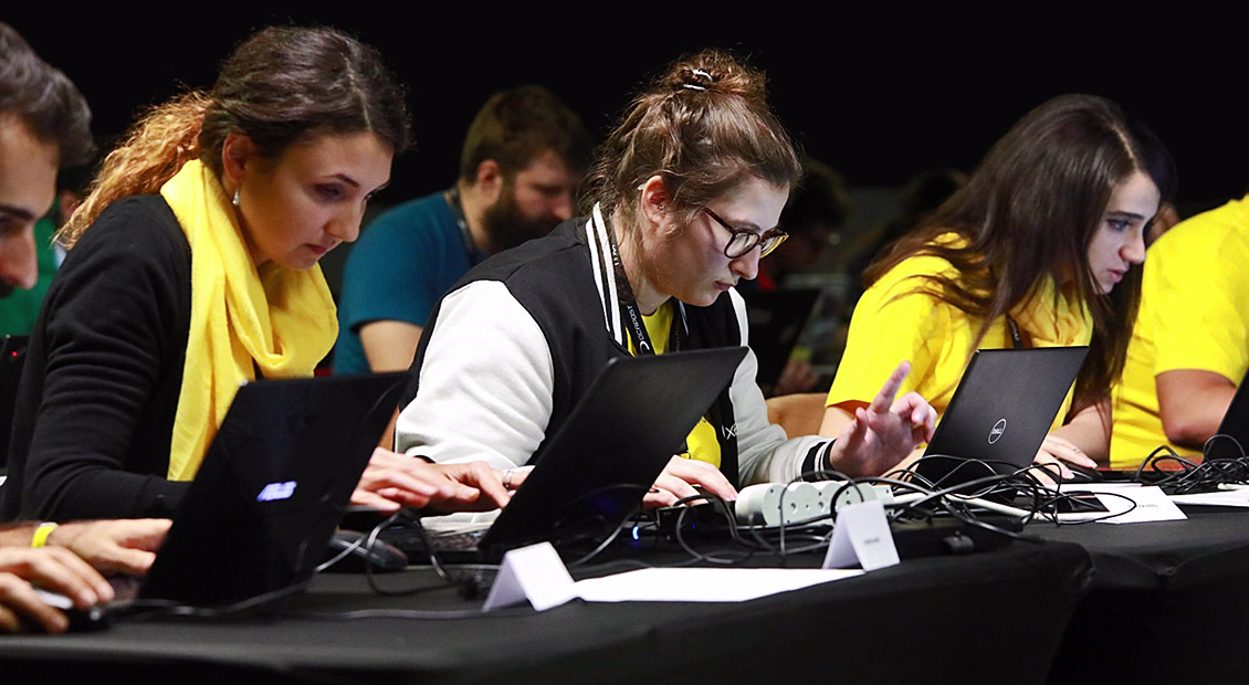 La Poste poursuit son engagement pour développer la place des femmes dans les métiers du numérique