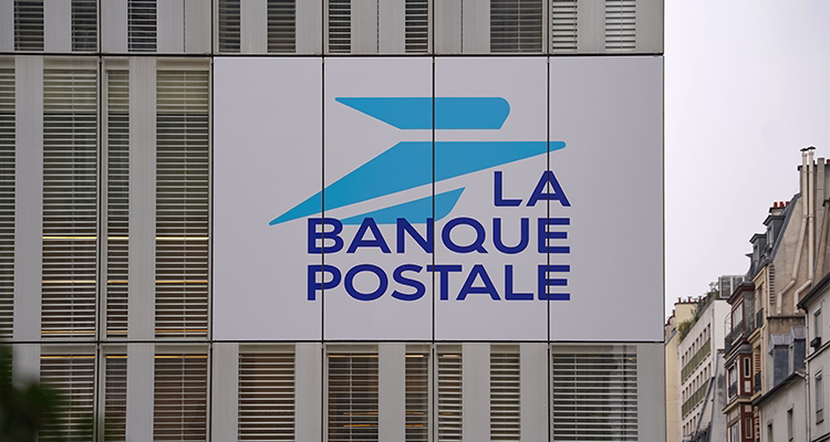 Façade du siège social de La Banque Postale