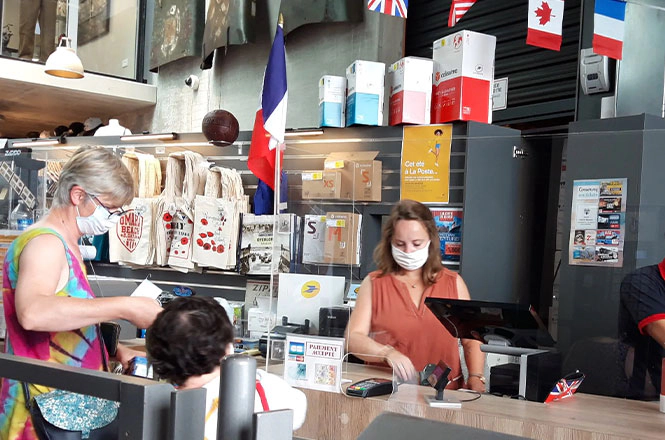 Les services essentiels postaux sont proposés du 1er juillet au 30 septembre 2020 au sein de la boutique de l'Overlord Museum