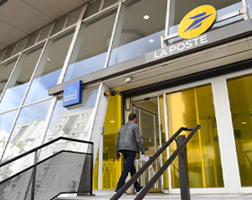 Façade d'un bureau de poste