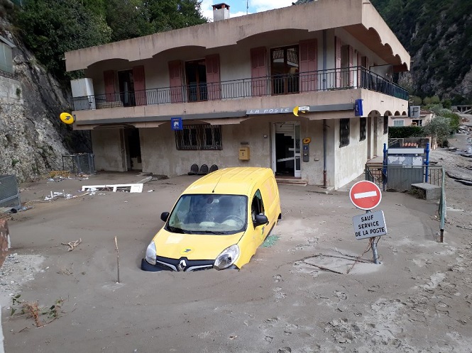 Tempête Alex : les postiers mobilisés auprès des sinistrés