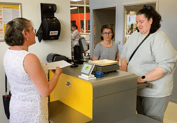 La Poste Relais ESS : La Poste actualise et adapte sa présence pour rendre son offre de services plus accessible.
