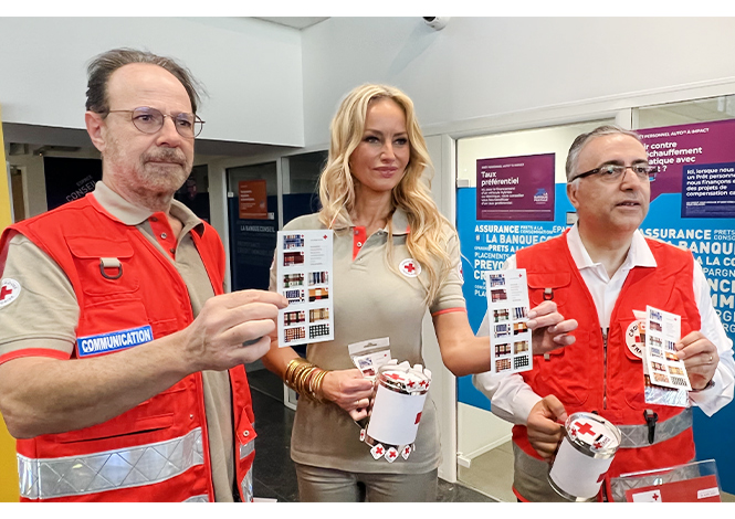 Adriana Karembeu et Marc Levy, le nouveau duo d’ambassadeurs de La Croix-Rouge française, accompagnés de Philippe Da Costa, Président de l'association