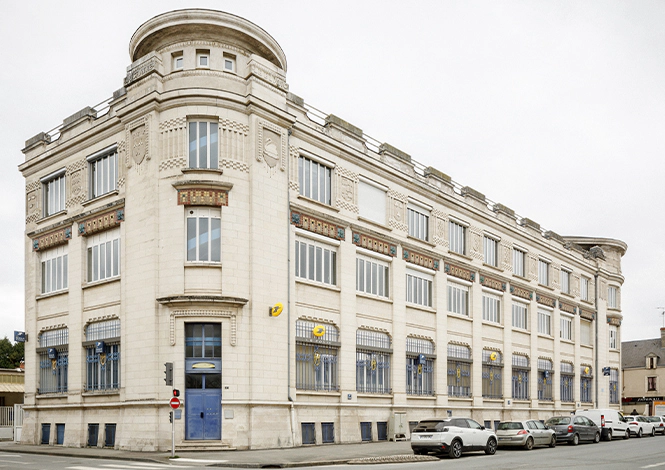 L'hôtel des Postes de Châteauroux (Indre), bâtiment historique abritant le bureau de poste principal de la commune.