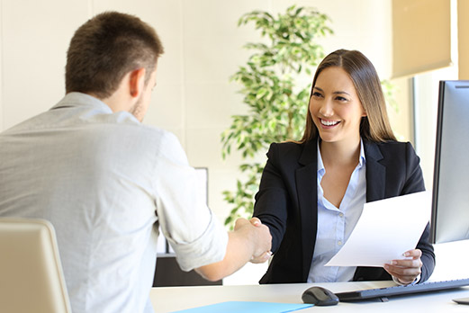 La Poste recrute 6 000 saisonniers pour les fêtes de fin d’année #LaPosteRecrute