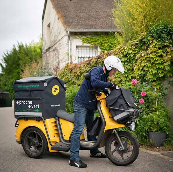 véhicule électrique la poste