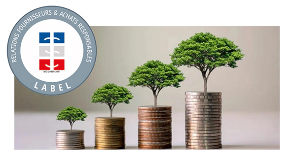 arbres qui poussent sur de la monnaie et le label RFAR