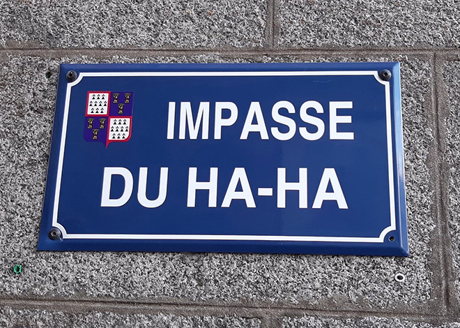 L’association des maires d’Ille et Vilaine a lancé, avec La Poste, plusieurs webinaires ouverts aux maires et équipes des communes brétiliennes. Au programme de ce début d’année : l’adressage.