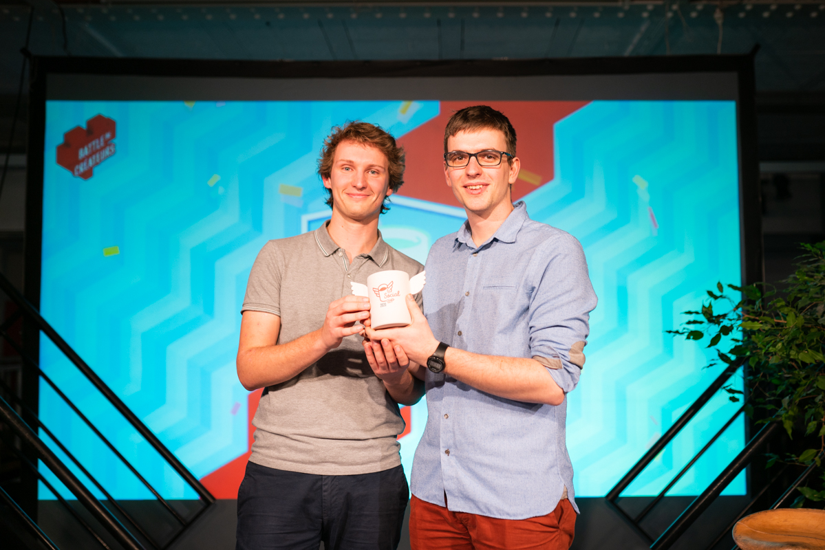 Simon Buoro et Antoine  Escande lors de la remise des prix de la social cup en février 2020